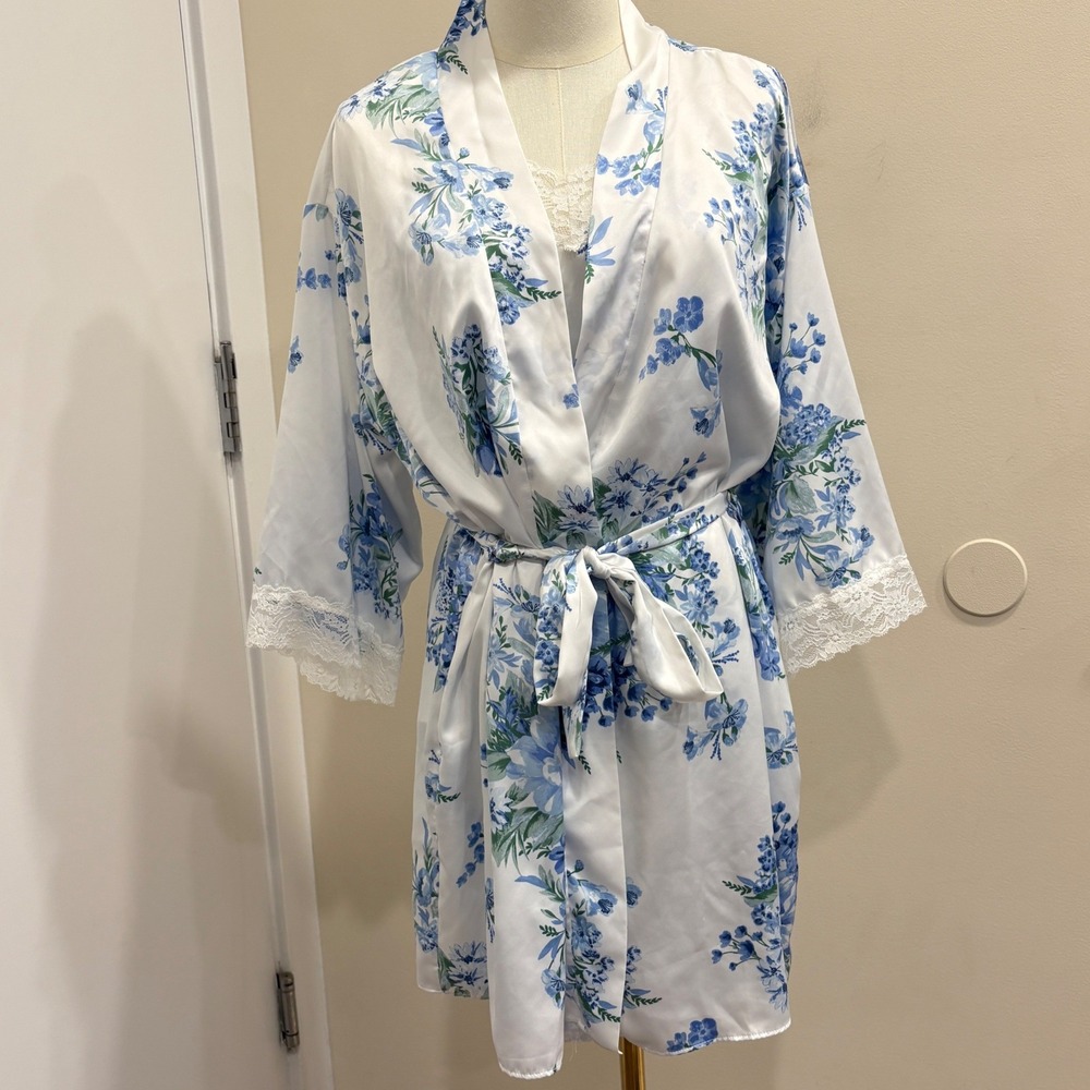 Flora Nikrooz 3pc Satin Pajama Set‎ Robe Camisole Shorts Blue Floral Medium New - Picture 3 of 16